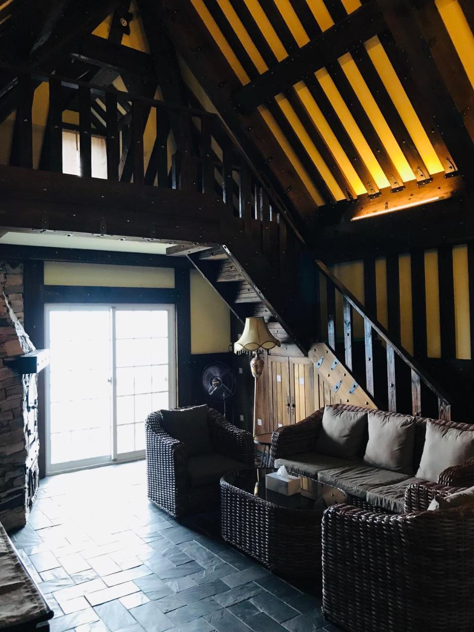 Black Forest Manor Renai Exterior photo