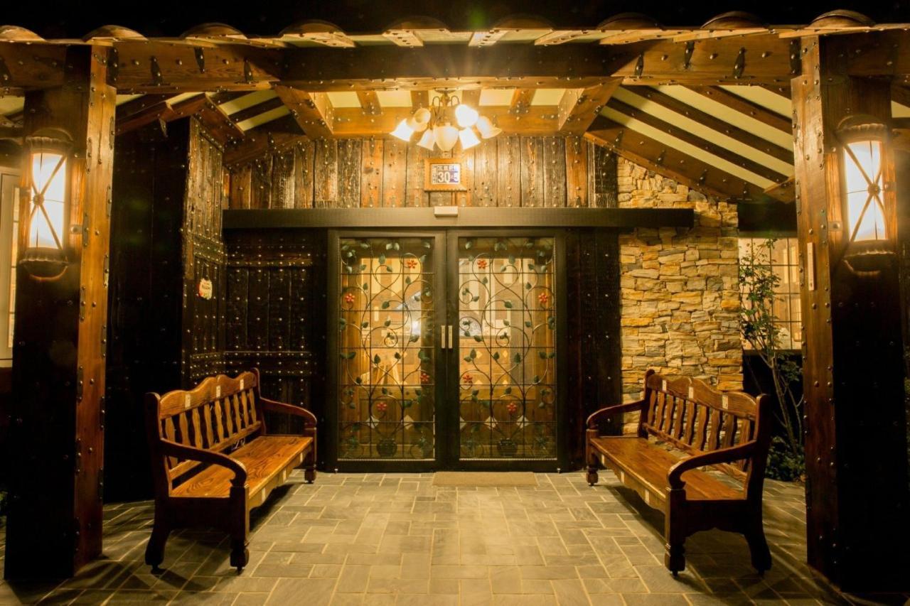 Black Forest Manor Renai Exterior photo