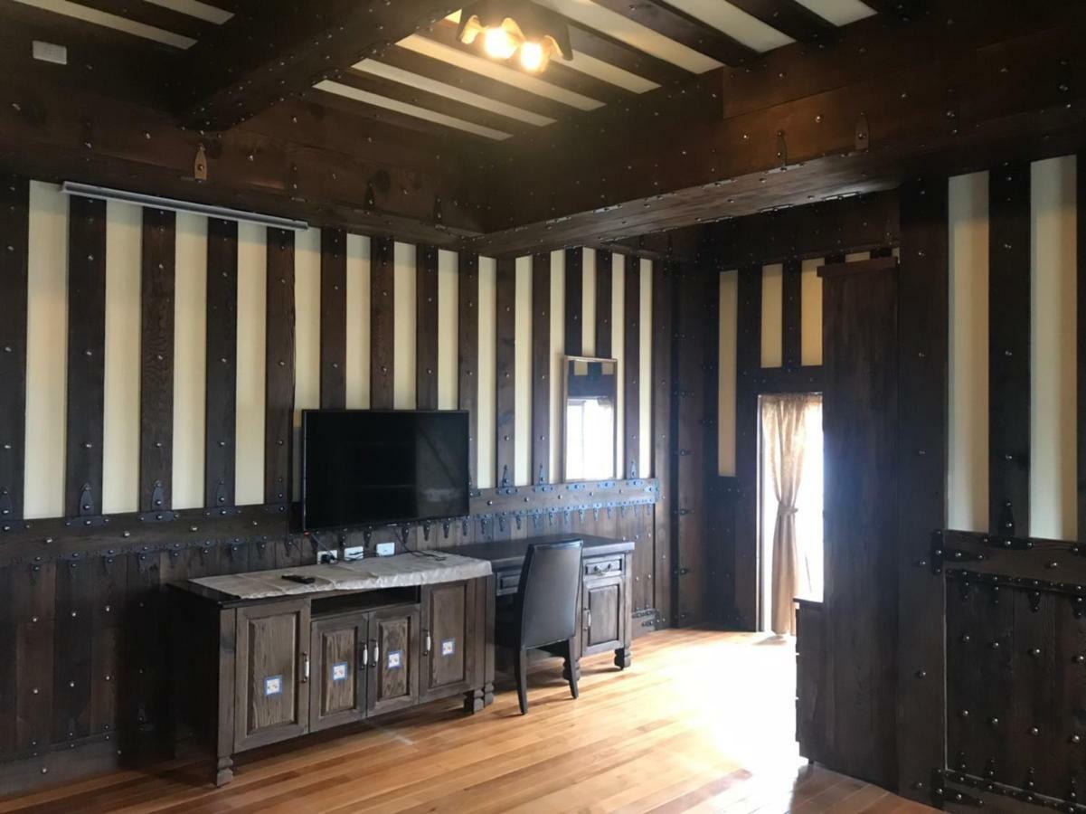 Black Forest Manor Renai Exterior photo