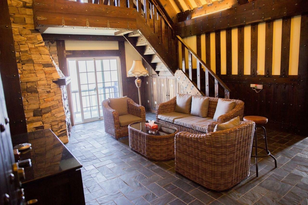 Black Forest Manor Renai Exterior photo